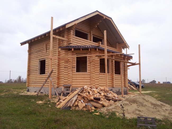 деревянный дом из бревен