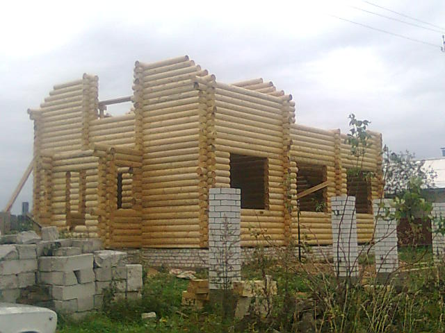 строительство дома из оцилиндрованного бревна